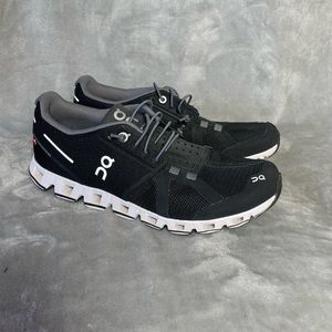 On Cloud Running Shoes Size 8